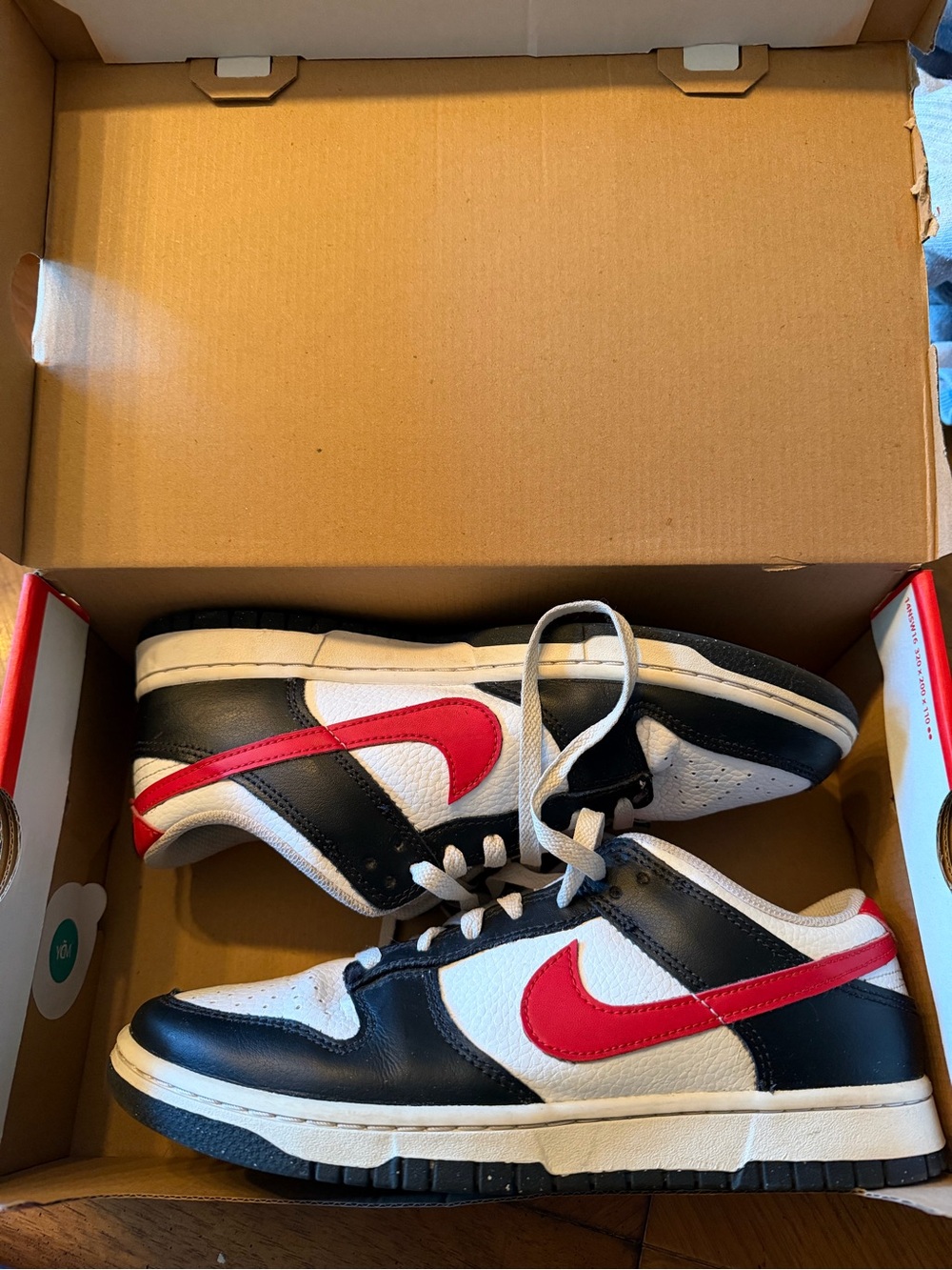 Nike Men’s Black White Red Low-Top Sneakers